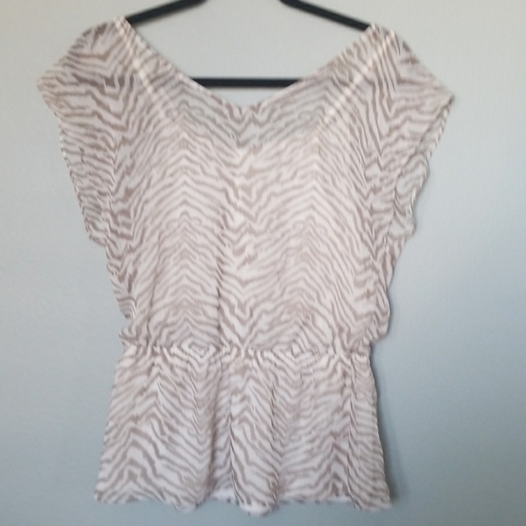 Express Mobwife cream animal print layer top size small - Picture 6 of 6